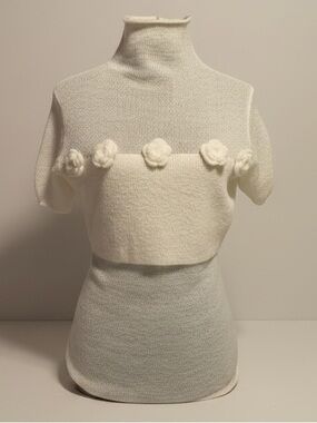 COMMENSE Sweater Womens Size L White  3D Flower Mock Neck